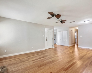 2402 Berkeley Ave - Photo Thumbnail 11