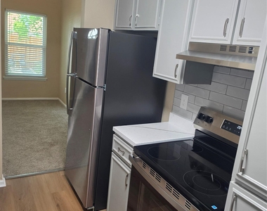 4412 Shakertown - Photo Thumbnail 7