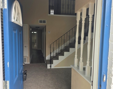 4412 Shakertown - Photo Thumbnail 1