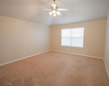 312 Pheasant Rdg - Photo Thumbnail 15
