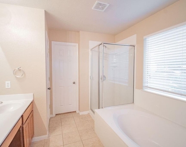 312 Pheasant Rdg - Photo Thumbnail 18