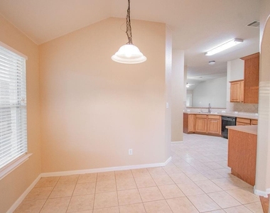 312 Pheasant Rdg - Photo Thumbnail 14