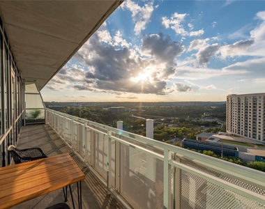 222 West Ave - Photo Thumbnail 17