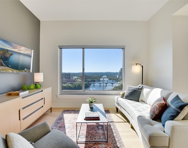 603 Davis St - Photo Thumbnail 7
