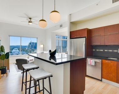 603 Davis St - Photo Thumbnail 3