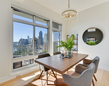 603 Davis St - Photo Thumbnail 8