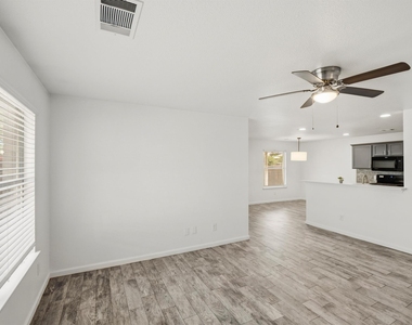 1144 Miss Kimberlys Ln - Photo Thumbnail 3