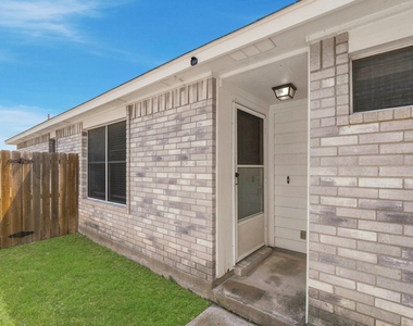 1144 Miss Kimberlys Ln - Photo Thumbnail 4