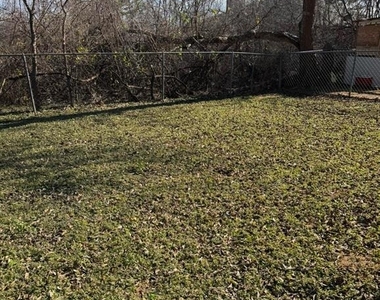 811 Lexington Rd - Photo Thumbnail 18