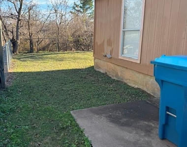 811 Lexington Rd - Photo Thumbnail 17