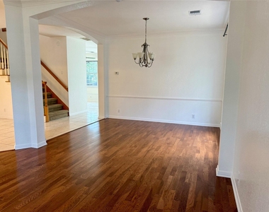 11112 Marden Ln - Photo Thumbnail 4