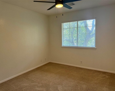 11112 Marden Ln - Photo Thumbnail 21