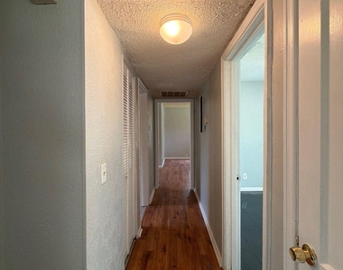 8028 Delaware Avenue - Photo Thumbnail 15