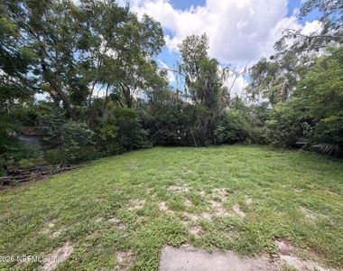 8028 Delaware Avenue - Photo Thumbnail 16