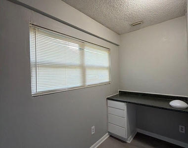 8028 Delaware Avenue - Photo Thumbnail 3