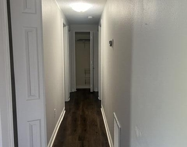 610 Nightingale Street - Photo Thumbnail 6