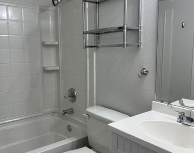 610 Nightingale Street - Photo Thumbnail 13