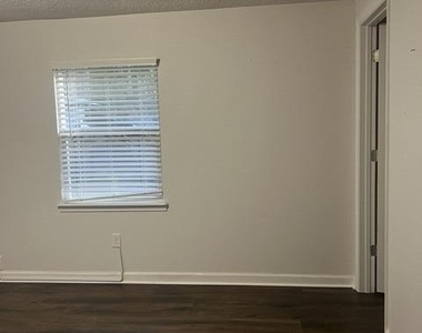 610 Nightingale Street - Photo Thumbnail 11
