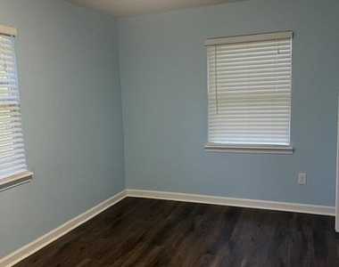 610 Nightingale Street - Photo Thumbnail 9