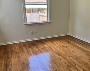 4826 French Street - Photo Thumbnail 12