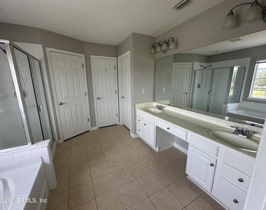 6340 Autumn Berry Circle - Photo Thumbnail 10