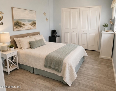 1710 Rowe Avenue - Photo Thumbnail 13