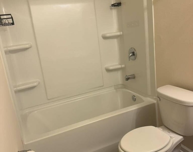 52 Pomona Way - Photo Thumbnail 2