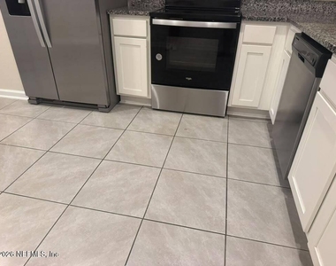 52 Pomona Way - Photo Thumbnail 10