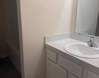 52 Pomona Way - Photo Thumbnail 13