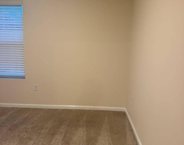 52 Pomona Way - Photo Thumbnail 4