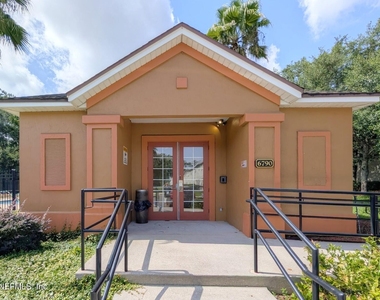 6869 Lake Mist Lane - Photo Thumbnail 15