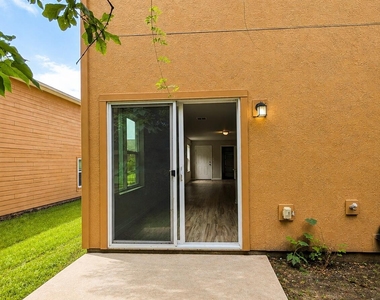 6861 Lake Mist Lane - Photo Thumbnail 14