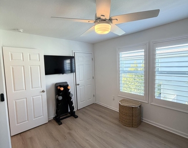 8326 Zenith Circle - Photo Thumbnail 17