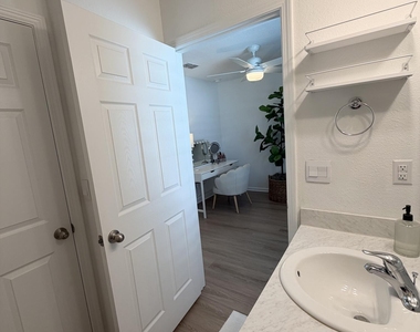 8326 Zenith Circle - Photo Thumbnail 15