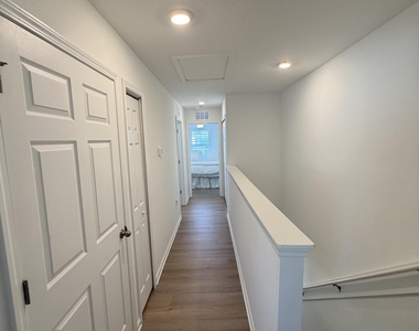 8326 Zenith Circle - Photo Thumbnail 13