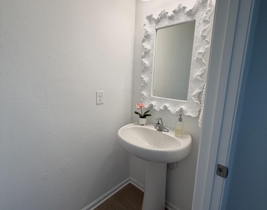 8326 Zenith Circle - Photo Thumbnail 23