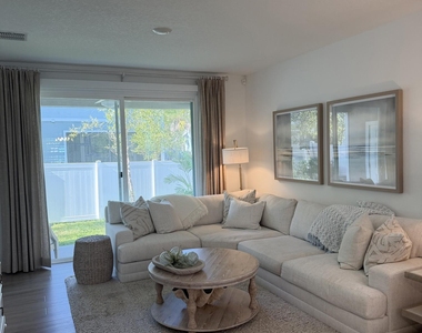 8326 Zenith Circle - Photo Thumbnail 5