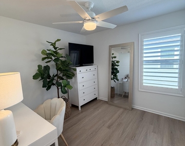 8326 Zenith Circle - Photo Thumbnail 16