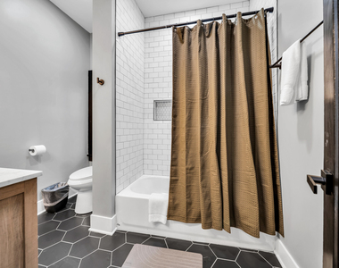 1481 W Erie Street - Photo Thumbnail 11