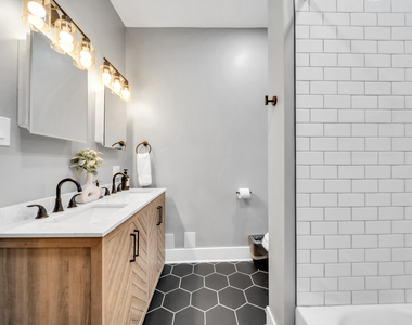 1481 W Erie Street - Photo Thumbnail 10