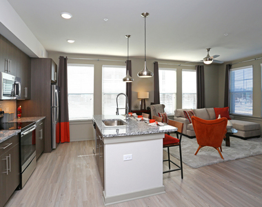 690 E Algonquin Road - Photo Thumbnail 2