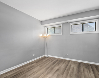 2214 Country Club Drive - Photo Thumbnail 9