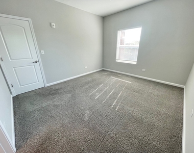 301 N Madison Street - Photo Thumbnail 6