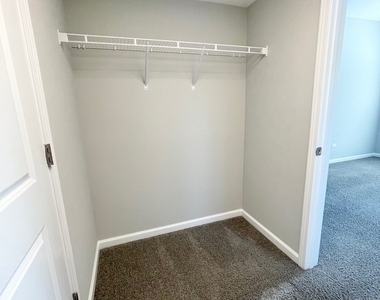 301 N Madison Street - Photo Thumbnail 8