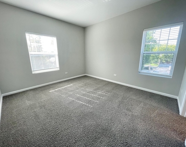 301 N Madison Street - Photo Thumbnail 5