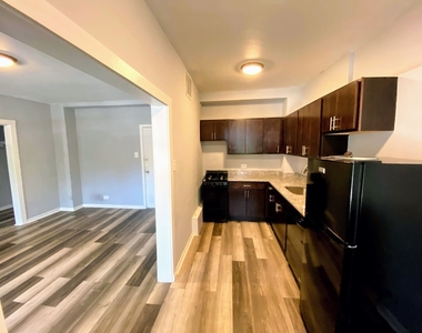 839 W Sheridan Road - Photo Thumbnail 6