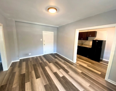 839 W Sheridan Road - Photo Thumbnail 2