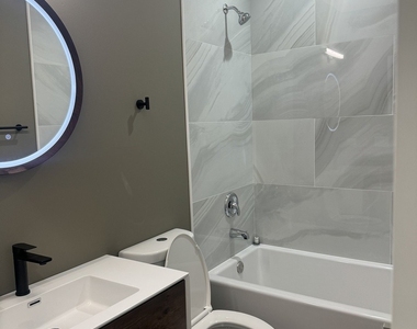 3723 S Lake Park Avenue - Photo Thumbnail 6