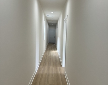3723 S Lake Park Avenue - Photo Thumbnail 9