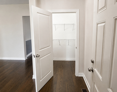 7817 S Aberdeen Street - Photo Thumbnail 2